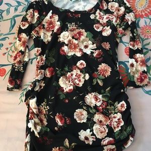 Medium floral top with side ruching